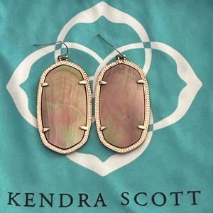 Kendra Scott Danielle Earring in Brown Mother of Pearl. Iridescent stone.